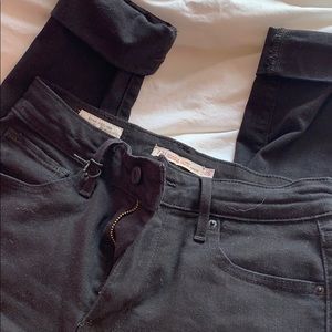 black levi jeans